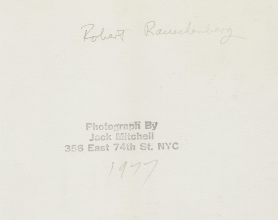 Robert Rauschenberg, portrait par Jack Mitchell - Détail du timbre humide au dos de l'épreuve