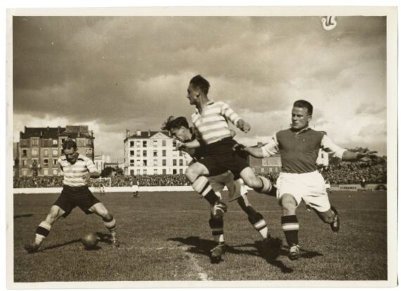 Football : match Red Star-Racing Club de Paris, 1935 - tirage argentique d'époque - Photo Memory
