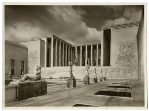 Palais du musée d'Art moderne, à Paris : vue générale, par Draeger Frères - Tirage argentique d'époque, 1937 - Photo Memory