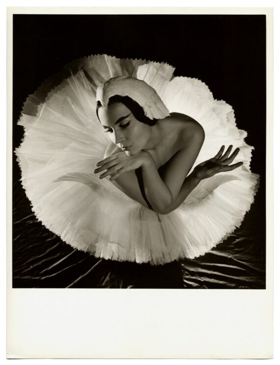 Ludmila Tcherina, portrait de la danseuse par Serge Lido - Tirage argentique d'époque, c. 1960 - Photo Memory