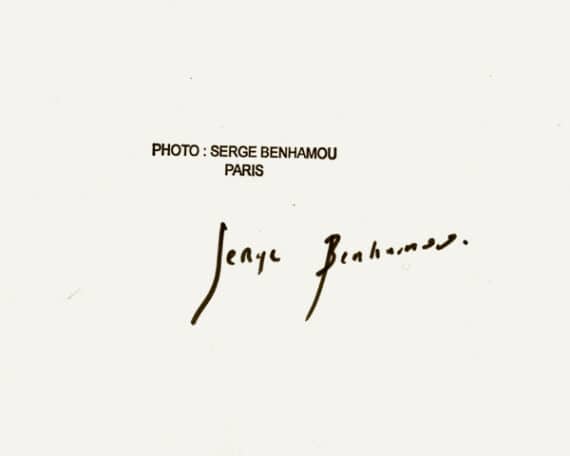 Michel Houellebecq, portrait du futur Prix Goncourt 2010 - Signature et timbre humide du photographe Serge Benhamou au dos de l'épreuve