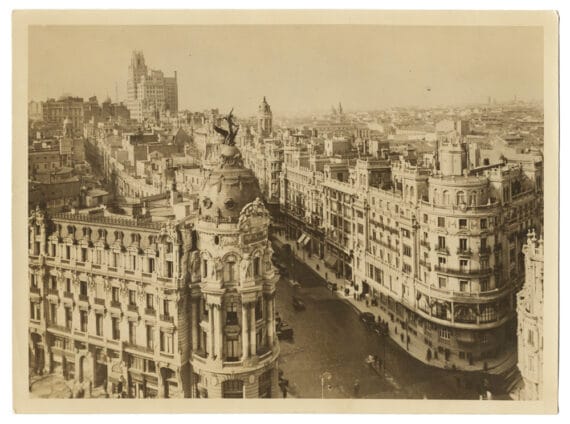 Immeuble de La Unión y el Fénix à Madrid, dans les années 30 - Tirage argentique vintage - Photo Memory