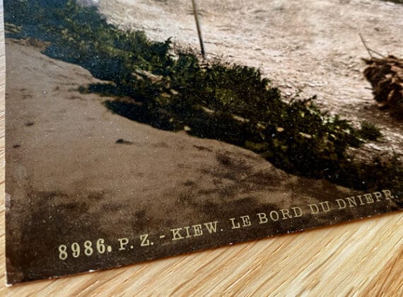 Kiew, le bord du Dniepr, photochrome P.Z. Ukraine - Légende en lettres dorées (détail)