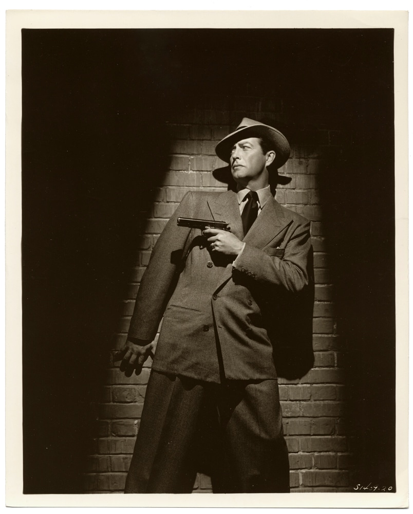 Robert Taylor au pied du mur, film noir High Wall - Tirage argentique vintage, 1947 - Photo Memory