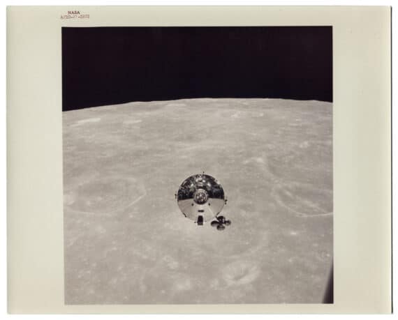 Apollo 10 : le module de commande Charlie Brown en orbite autour de la Lune - Tirage vintage NASA AS10-27-3873 - Photo Memory
