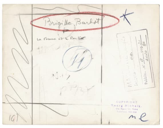 Brigitte Bardot par Georg Michalke, pour le film La femme et le pantin - Dos du tirage vintage : timbres humides et mentions manuscrites.