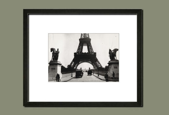 Du pont d'Iéna à la Tour Eiffel, Paris 1934 - Simulation d'encadrement du tirage.