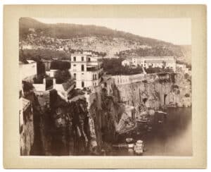 Sorrente : l'hôtel Bellevue Syrene et ses environs, par Giorgio Sommer - Tirage albuminé, c. 1890 - Photo Memory