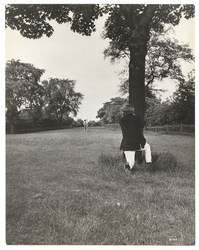 Photo de Blow-Up : la scène culte du parc - Tirage argentique d'époque, 1967 - Photo Memory