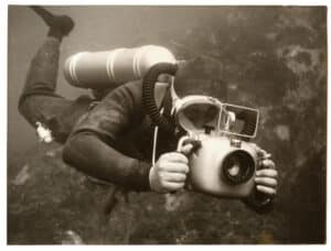 Le plongeur-photographe, photographie de plongée sous-marine vintage - Tirage d'époque, circa 1960.